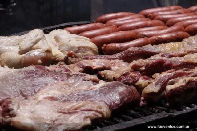 carnes asándose